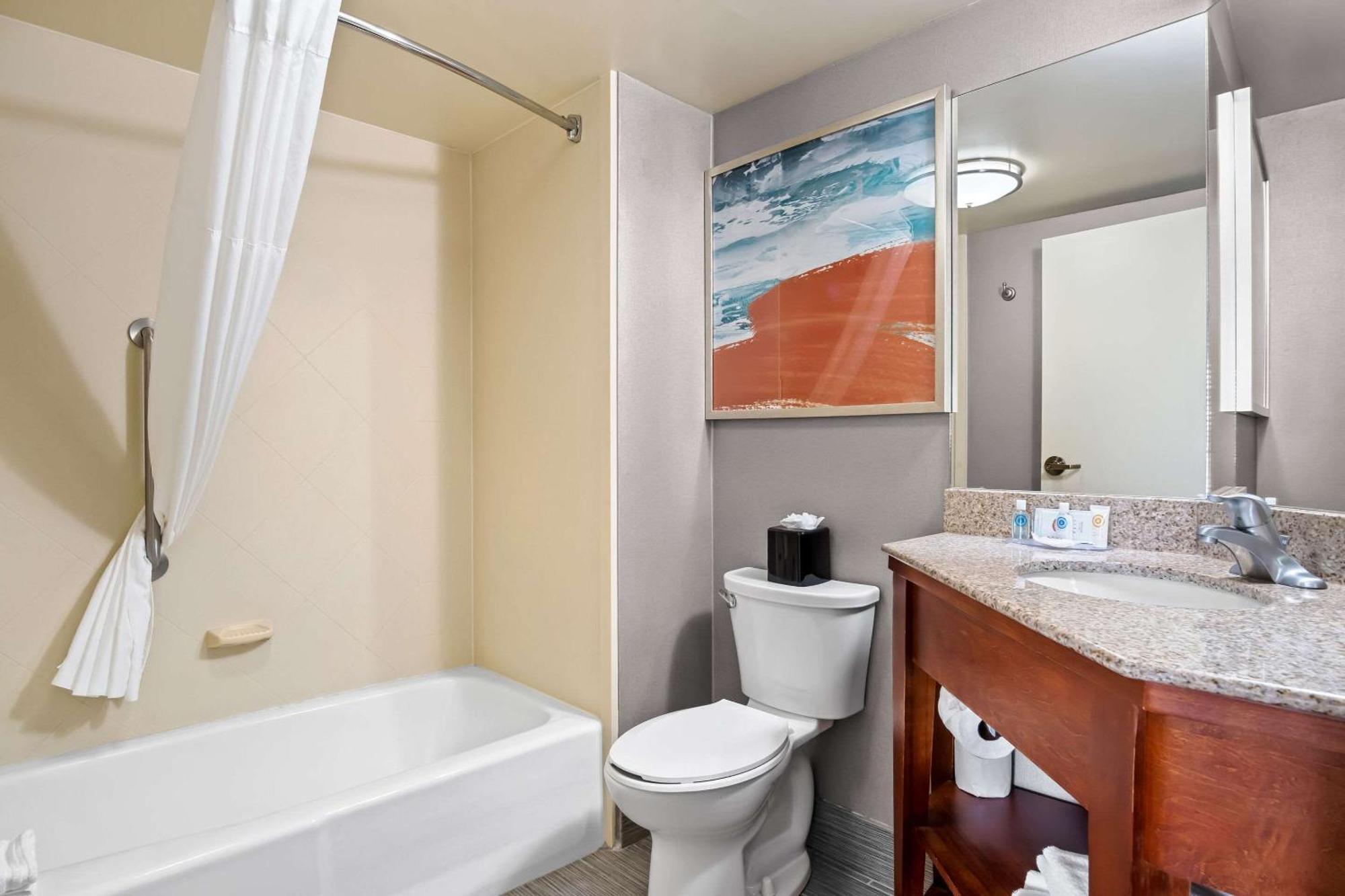 Comfort Inn Кадилак Екстериор снимка
