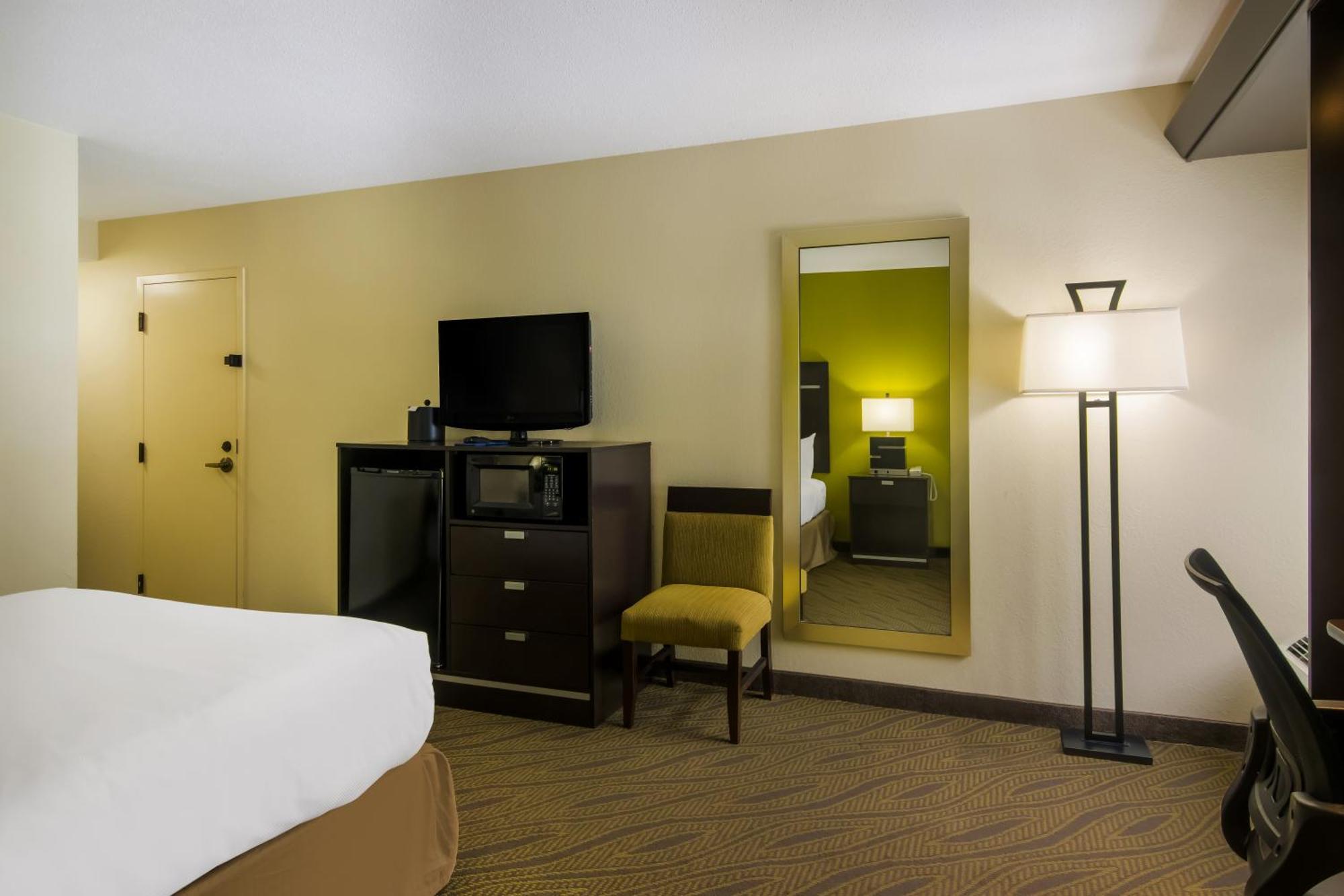 Comfort Inn Кадилак Екстериор снимка