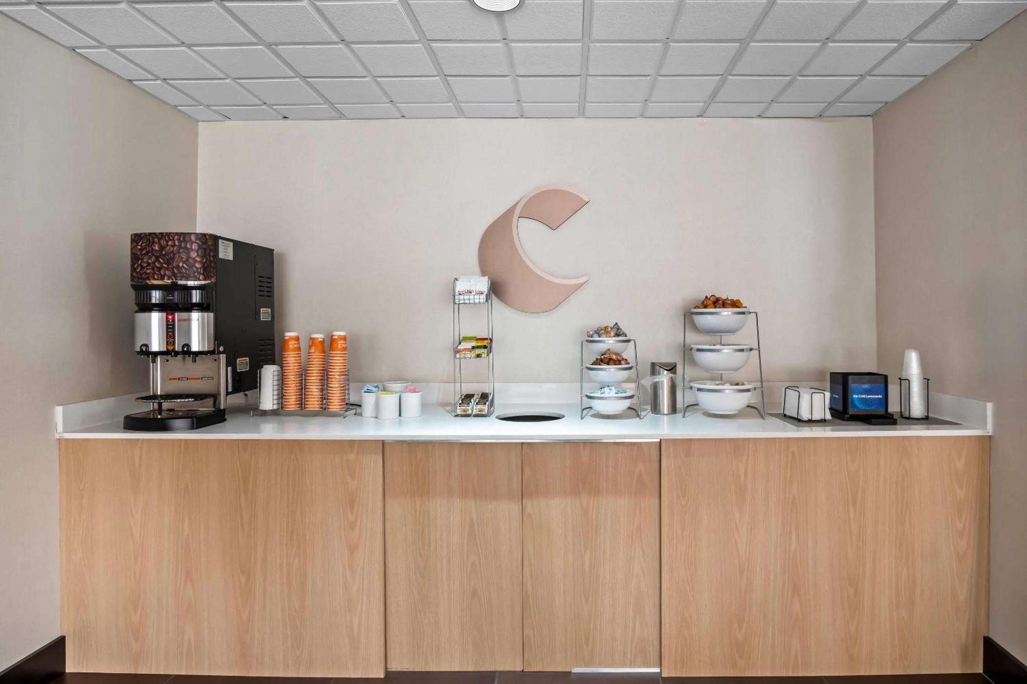Comfort Inn Кадилак Екстериор снимка