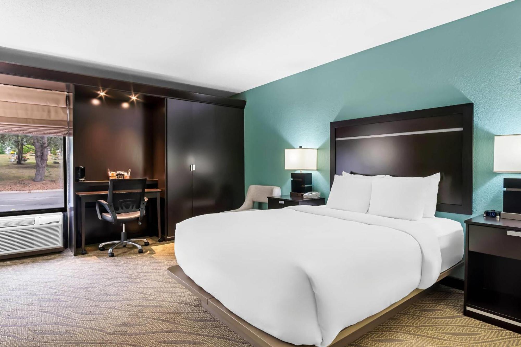 Comfort Inn Кадилак Екстериор снимка